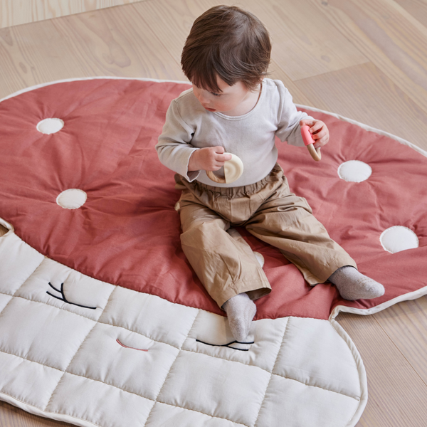 Mushroom Quilted Blanket - Red